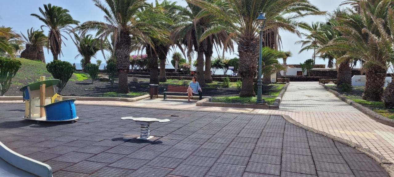 Casahost Bastian Boutique II Seaview Apartment Costa Teguise Luaran gambar
